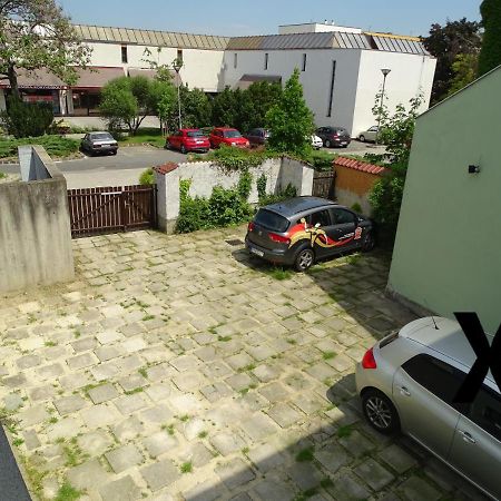 Ovaros Apartman Veszprém Eksteriør bilde