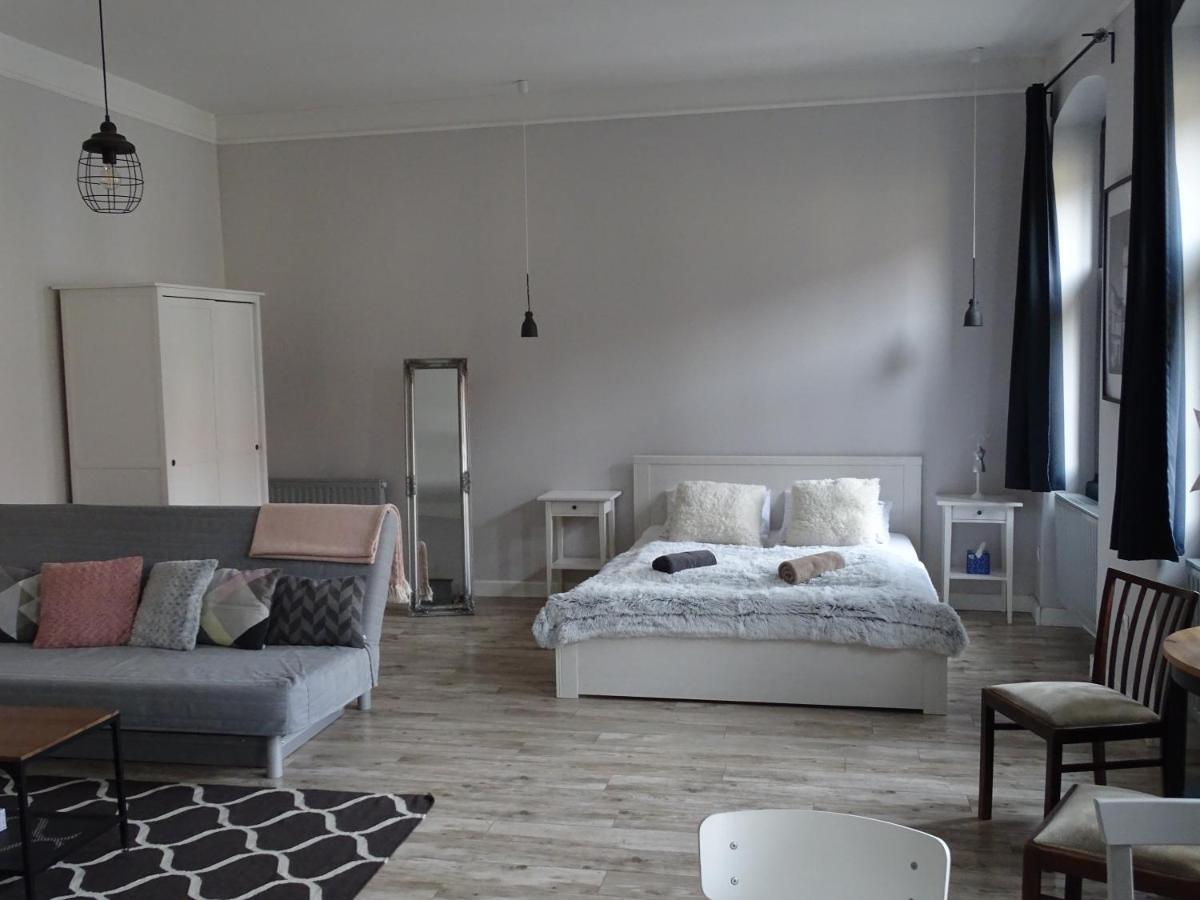 Ovaros Apartman Veszprém Eksteriør bilde
