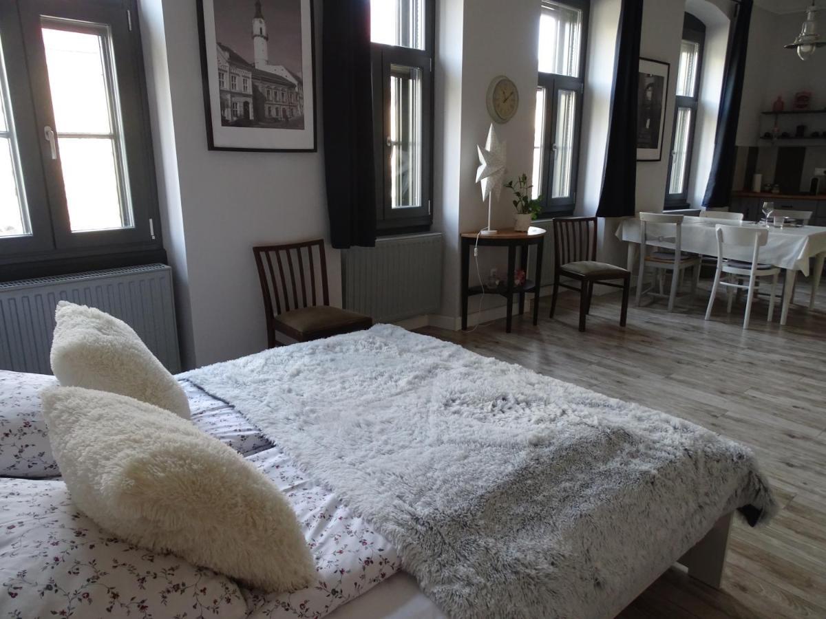 Ovaros Apartman Veszprém Eksteriør bilde