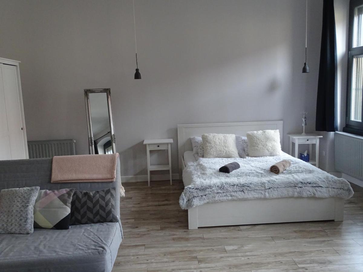 Ovaros Apartman Veszprém Eksteriør bilde