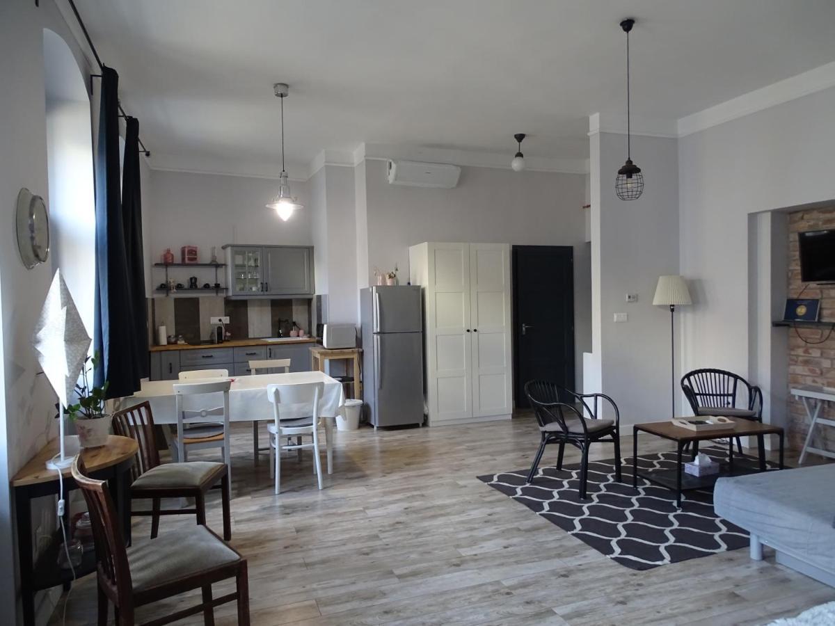 Ovaros Apartman Veszprém Eksteriør bilde