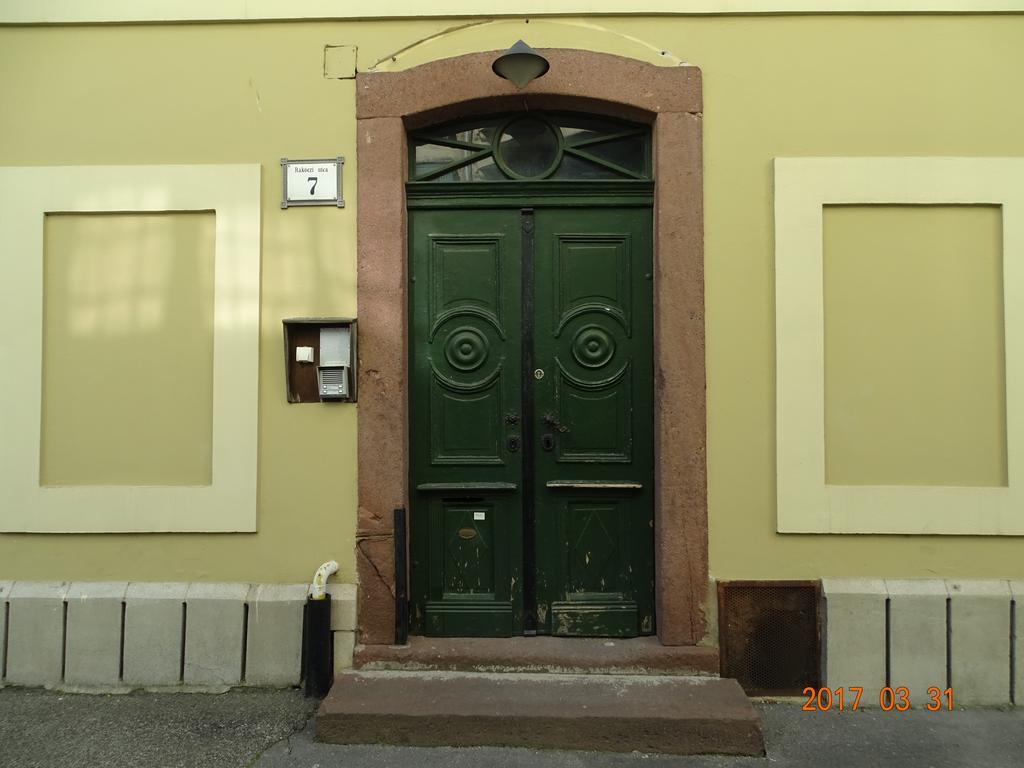Ovaros Apartman Veszprém Eksteriør bilde