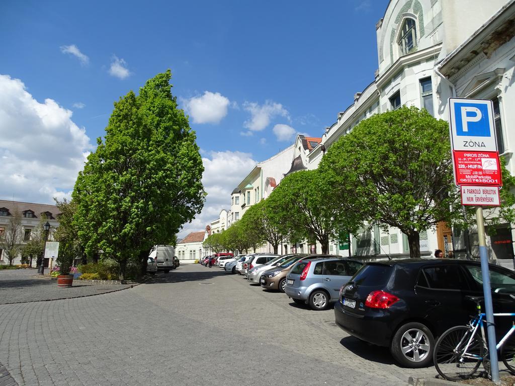 Ovaros Apartman Veszprém Eksteriør bilde